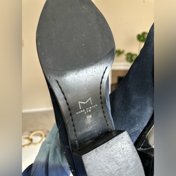 Marc Fisher LTD Yalyn metal studded blue suede Chelsea pointy toe booties size 9 - Picture 9 of 13